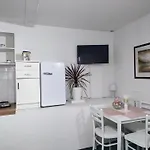Sarka Apartment *